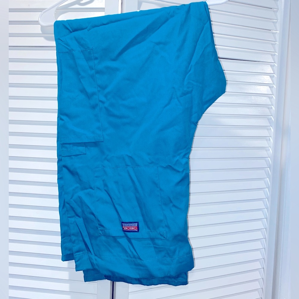 CHEROKEE SCUB BOTTOM. SIZE L. NEW WITH TAGS